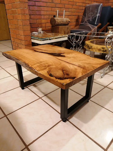 Carpinteria somos fabricantes en artículos contemporáneo industrial madera parota y maderas finas trabajamos la resina
