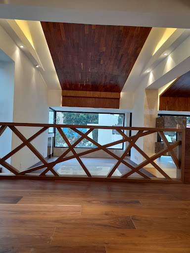 Carpintería y barniz Trujillo