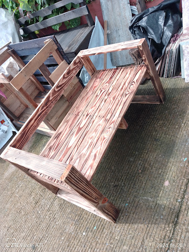 El Taller de Carpinteria ''MADERA & METAL''
